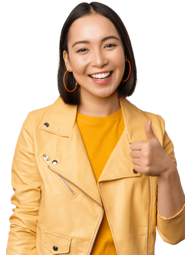 笑顔でグッドをしている女性